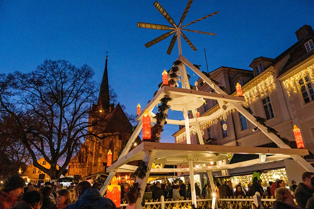 Winterkino - Advent in der Altstadt - Drei Haselnüsse für Aschenbrödel
